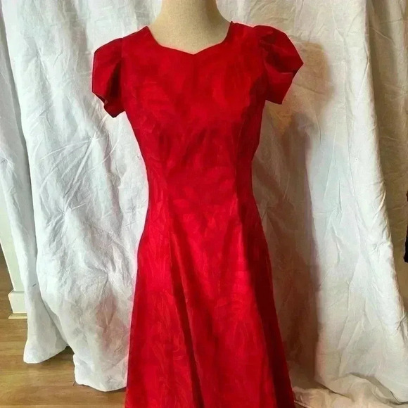 Dresses & Skirts - Worn Once - Red muumuu